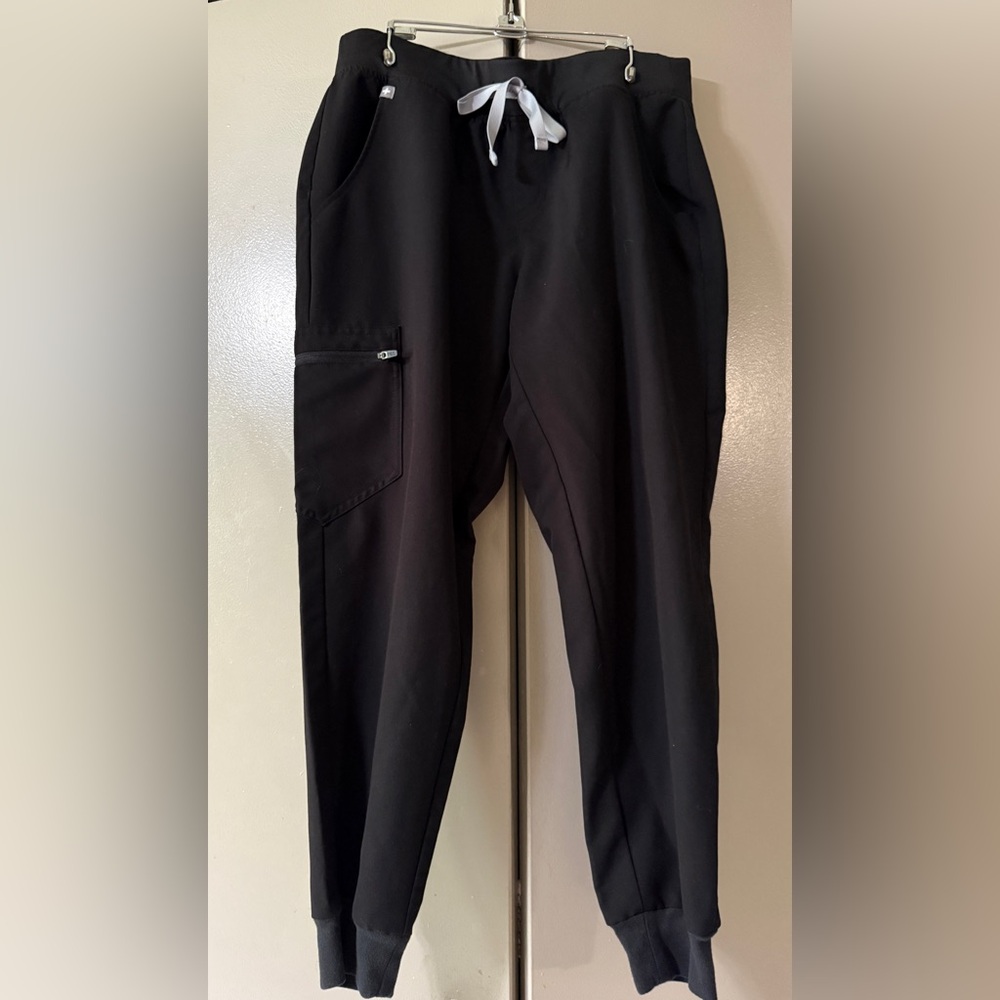 Figs Zamora black jogger pants petite medium
